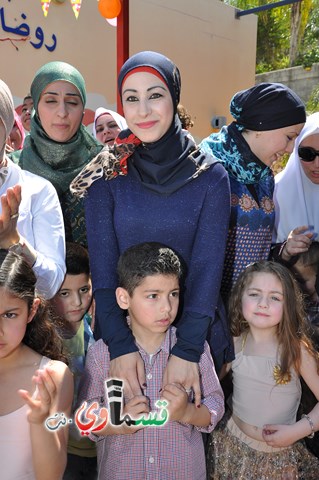 كفرقاسم – فيديو: بساتين الامل, السلام , والمحبة تحتفل بعيد الام على انغام عمو انس وجوقته ..